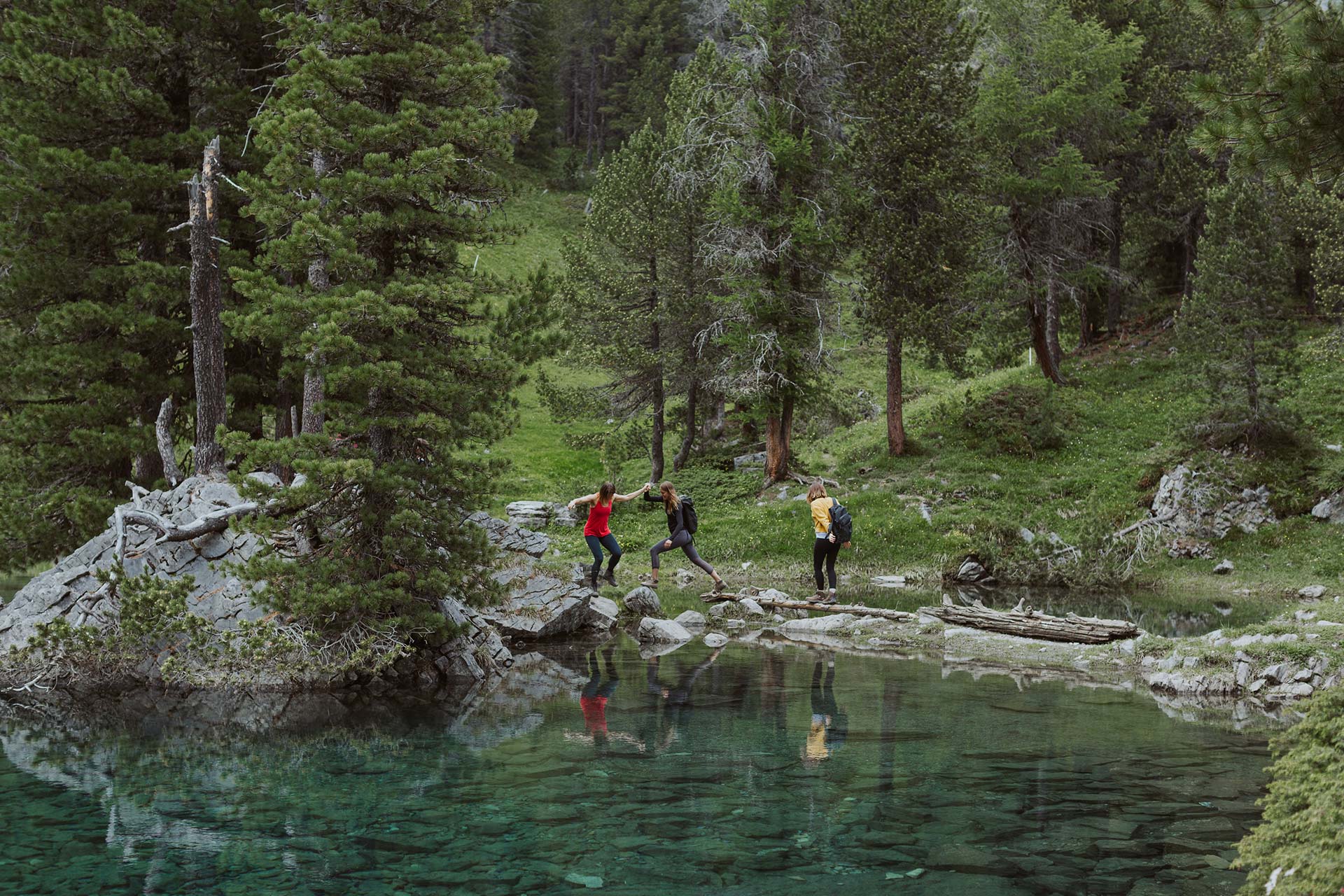 Kandersteg_Wandern_Bergsee_Sunnbueel_Arvenseeli